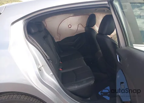 2018 Mazda Mazda3 Touring z USA, uszkodzony, nr VIN 3MZBN1L32JM174444